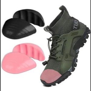 ⭐️ 2 pairs 
Dr. Shoesert Big Shoe